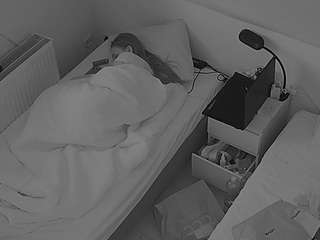 voyeurcam-julmodels-bed-7