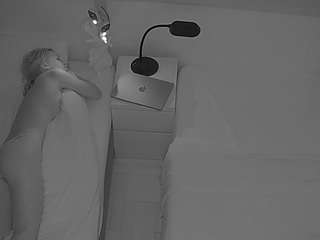 voyeurcam-julmodels-bed-7 webcam model