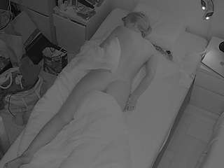 voyeurcam-julmodels-bed-7 webcam model