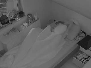 voyeurcam-julmodels-bed-7