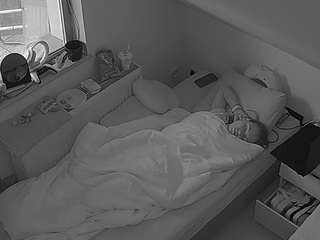 voyeurcam-julmodels-bed-7
