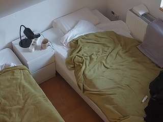 voyeurcam-julmodels-bed-7