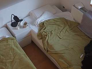 voyeurcam-julmodels-bed-7
