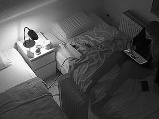 voyeurcam-julmodels-bed-7 webcam model