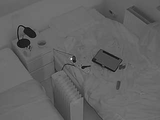 voyeurcam-julmodels-bed-7 webcam model