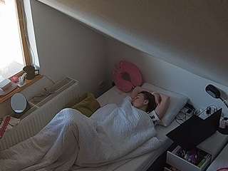 voyeurcam-julmodels-bed-7