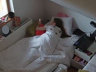 voyeurcam-julmodels-bed-7