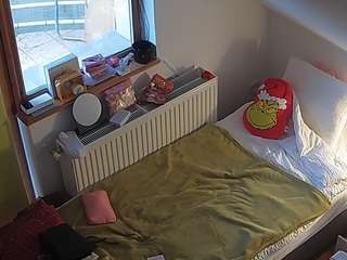 voyeurcam-julmodels-bed-7