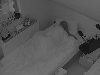 voyeurcam-julmodels-bed-7 webcam model