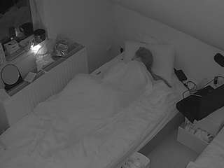 voyeurcam-julmodels-bed-7 webcam model