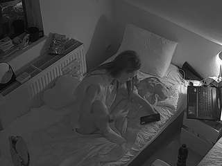 voyeurcam-julmodels-bed-7 webcam model