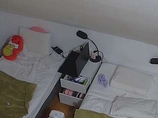 voyeurcam-julmodels-bed-7 webcam model