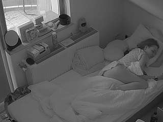 voyeurcam-julmodels-bed-7