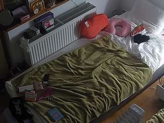 voyeurcam-julmodels-bed-7 camsoda