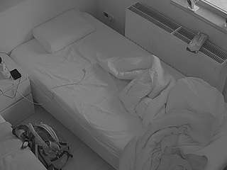 voyeurcam-julmodels-bed-7