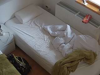voyeurcam-julmodels-bed-7