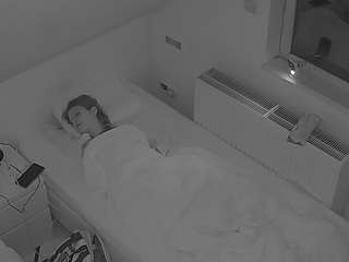 Live Sex Chat with Julmodels Bedroom-D7 (@voyeurcam-julmodels-bed-7)