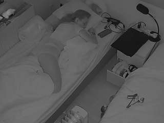 voyeurcam-julmodels-bed-7