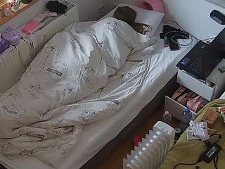 voyeurcam-julmodels-bed-7