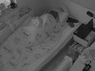 voyeurcam-julmodels-bed-7