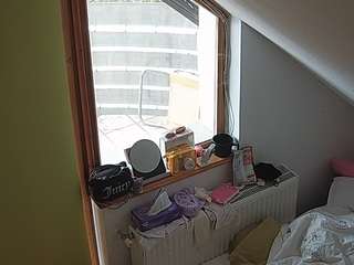 voyeurcam-julmodels-bed-7