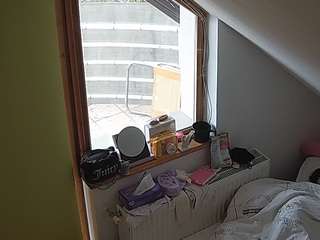 voyeurcam-julmodels-bed-7