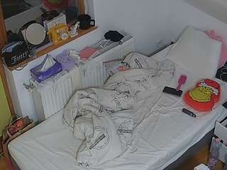 voyeurcam-julmodels-bed-7