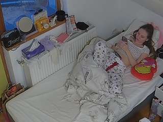 voyeurcam-julmodels-bed-7