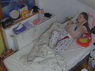 voyeurcam-julmodels-bed-7