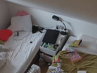 voyeurcam-julmodels-bed-7 Milf live webcam