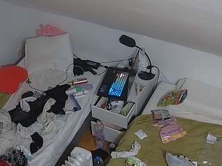 voyeurcam-julmodels-bed-7 Hidden cam live webcam
