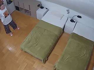 voyeurcam-julmodels-bed-7