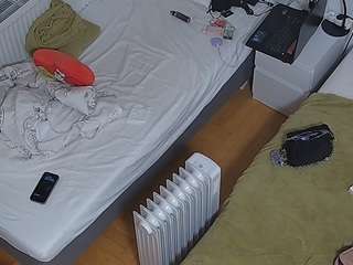 voyeurcam-julmodels-bed-7