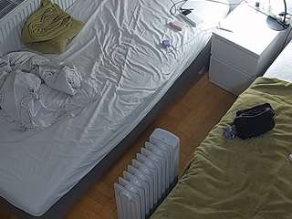 voyeurcam-julmodels-bed-7