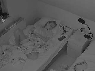 voyeurcam-julmodels-bed-7