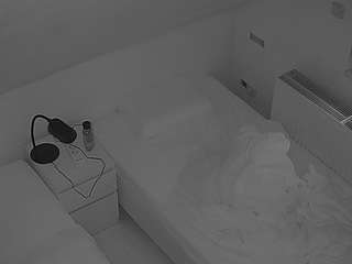 voyeurcam-julmodels-bed-7