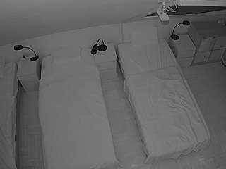 voyeurcam-julmodels-bed-7 webcam model