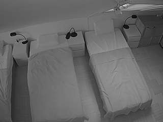 voyeurcam-julmodels-bed-7