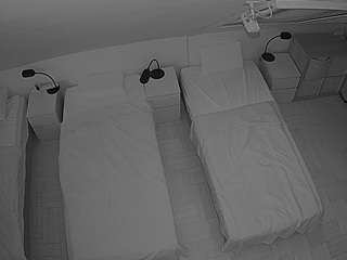 voyeurcam-julmodels-bed-7