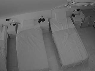 voyeurcam-julmodels-bed-7