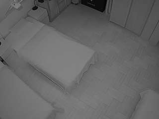 voyeurcam-julmodels-bed-7