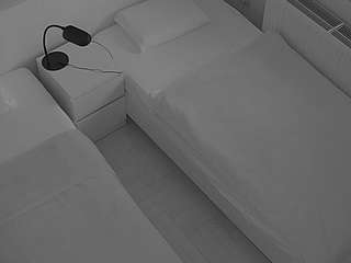 voyeurcam-julmodels-bed-7