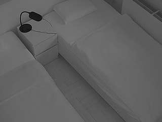 voyeurcam-julmodels-bed-7