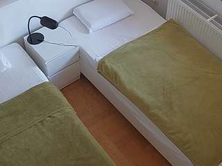 voyeurcam-julmodels-bed-7