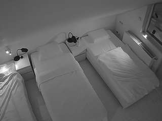 voyeurcam-julmodels-bed-7