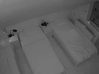 voyeurcam-julmodels-bed-7