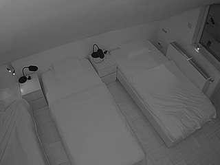 voyeurcam-julmodels-bed-7