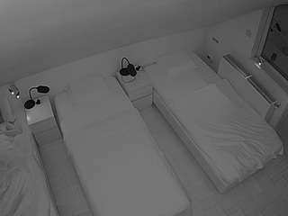 voyeurcam-julmodels-bed-7 webcam