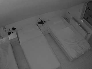 voyeurcam-julmodels-bed-7 webcam
