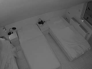 voyeurcam-julmodels-bed-7